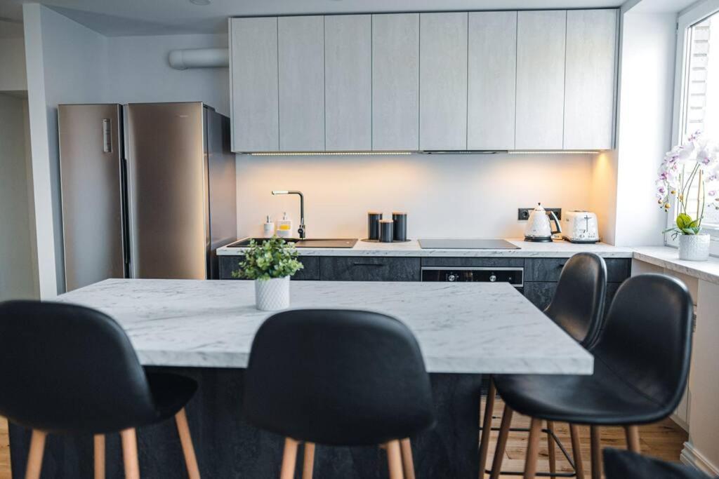 New Luxury 3Br Apartment In Old Town, Free Parking Хаапсалу Экстерьер фото