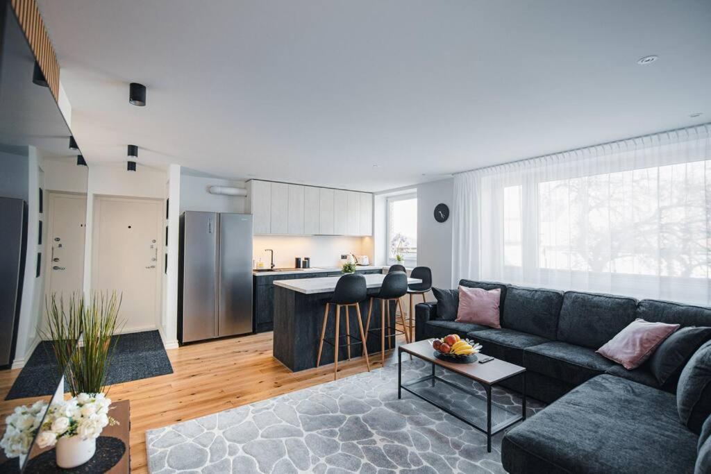 New Luxury 3Br Apartment In Old Town, Free Parking Хаапсалу Экстерьер фото