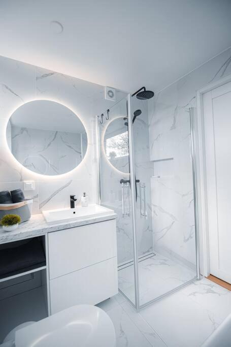New Luxury 3Br Apartment In Old Town, Free Parking Хаапсалу Экстерьер фото